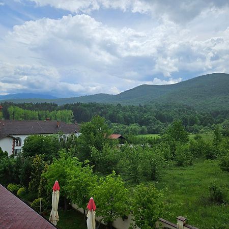 Family Hotel Komhotel Berkovitsa Εξωτερικό φωτογραφία