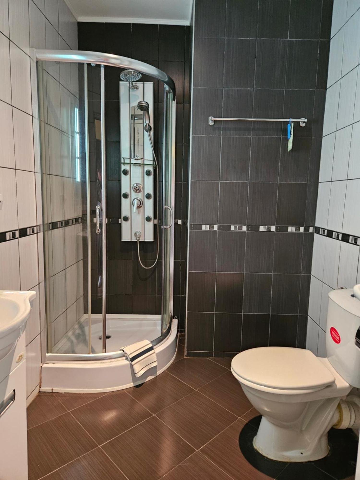 Family Hotel Komhotel Berkovitsa Εξωτερικό φωτογραφία