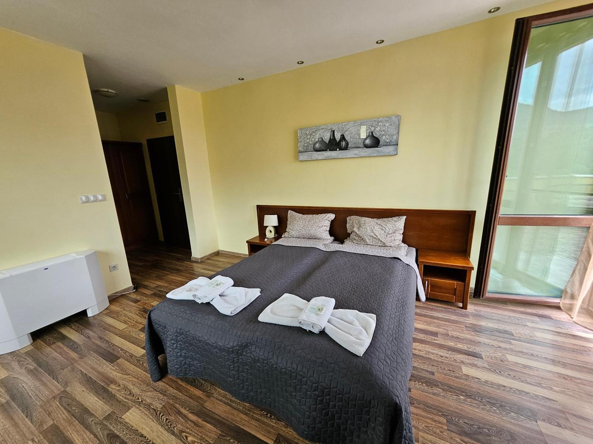 Family Hotel Komhotel Berkovitsa Εξωτερικό φωτογραφία