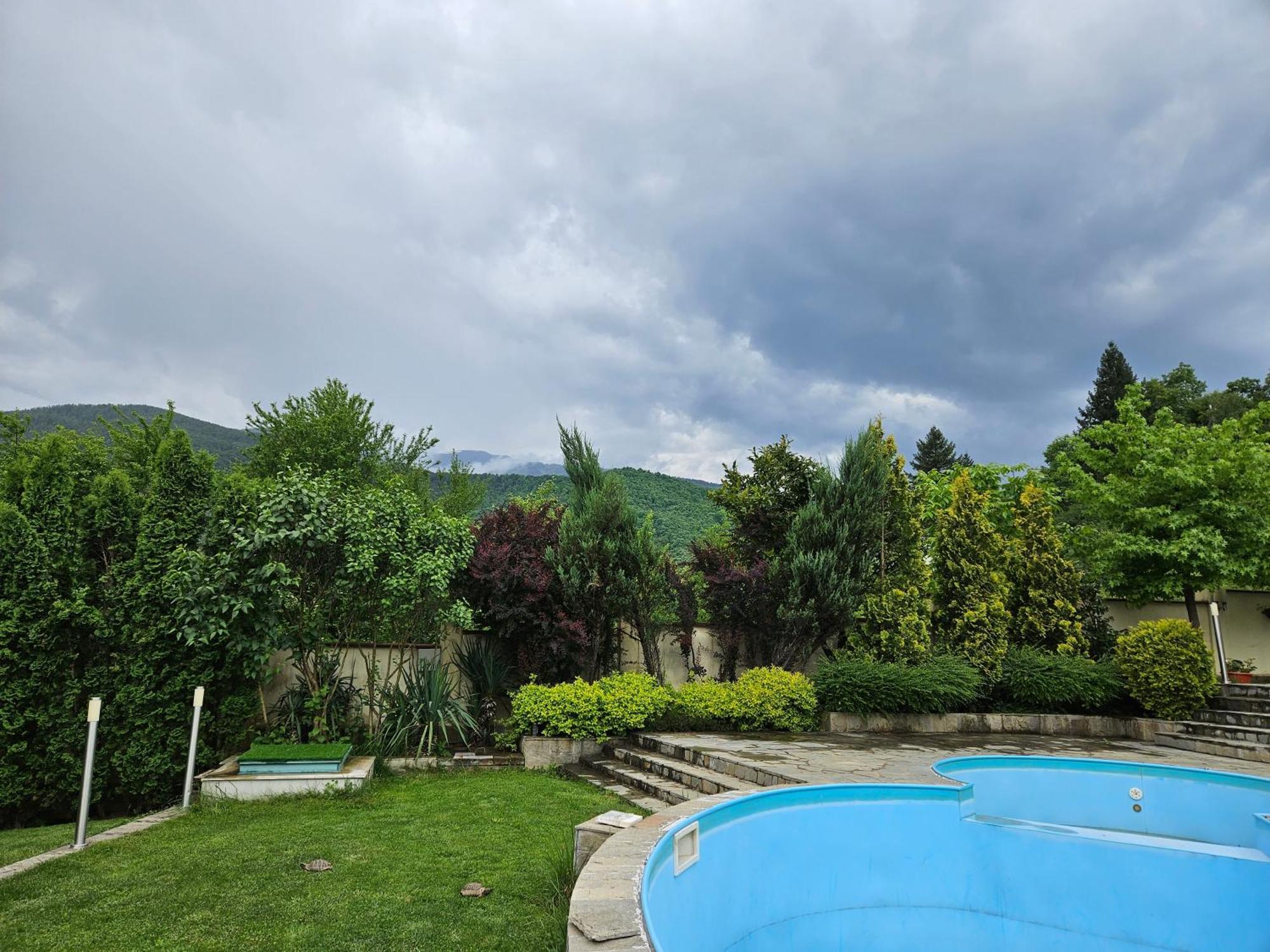 Family Hotel Komhotel Berkovitsa Εξωτερικό φωτογραφία