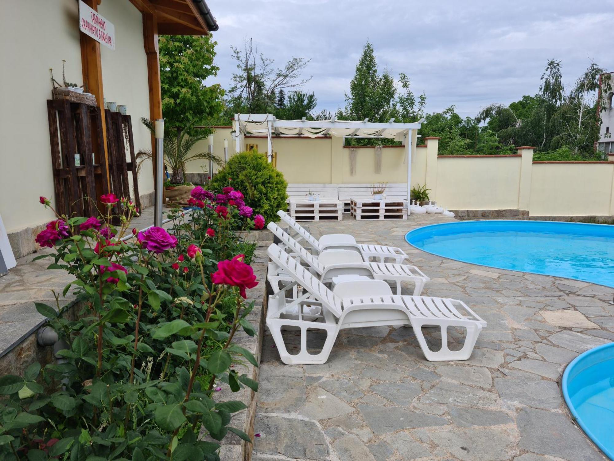Family Hotel Komhotel Berkovitsa Εξωτερικό φωτογραφία