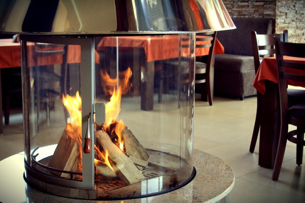 Family Hotel Komhotel Berkovitsa Εξωτερικό φωτογραφία